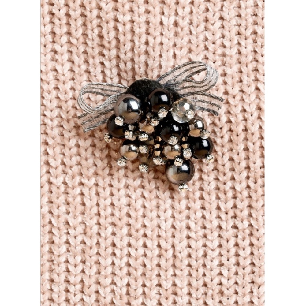25% off 3-pack brooch